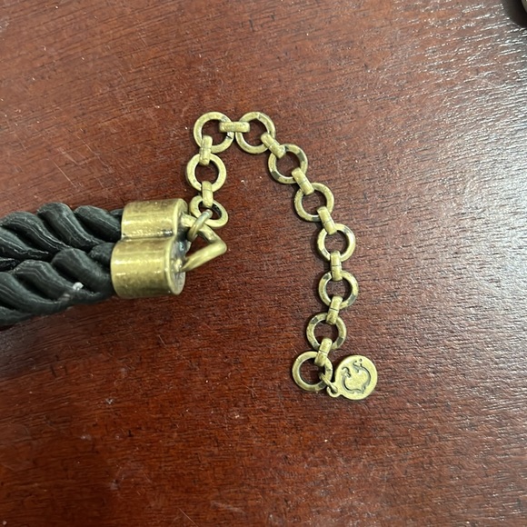 Vintage inspired C Wonder Necklace - Picture 5 of 5